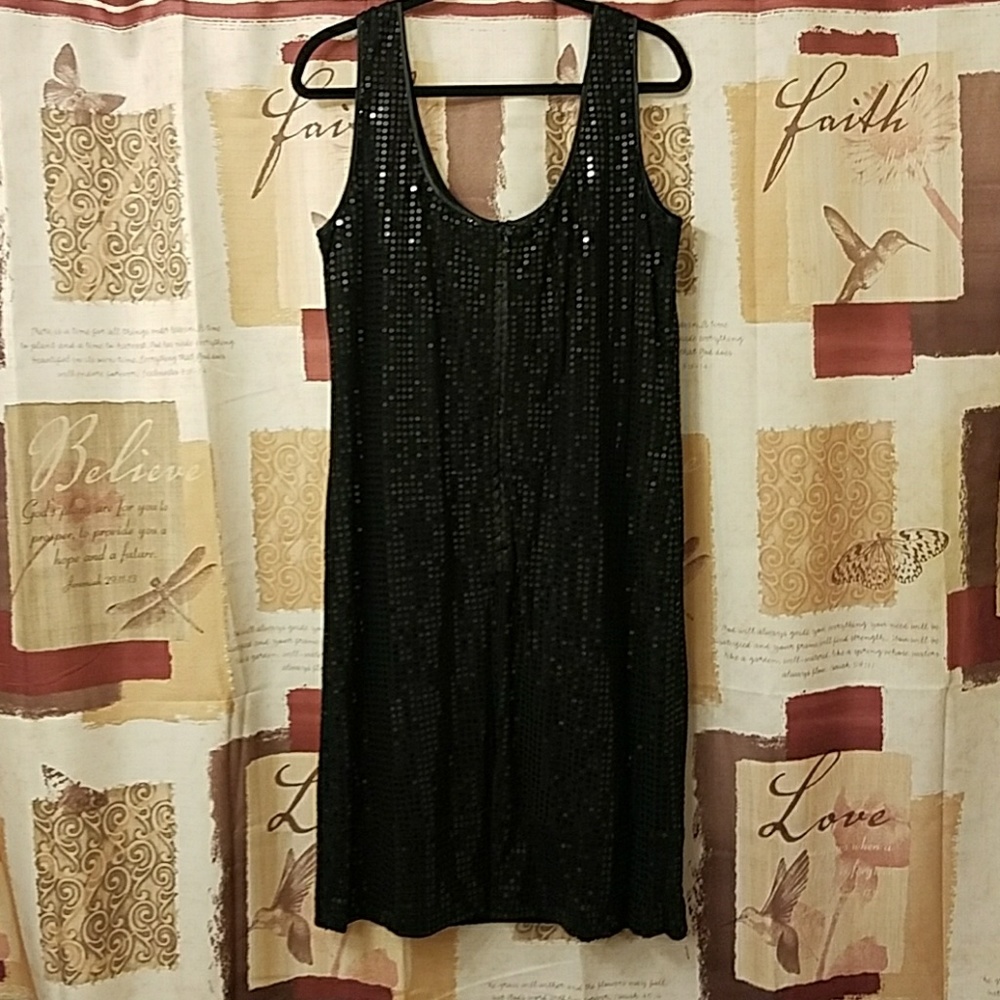 Dress - Picture 2 of 3
